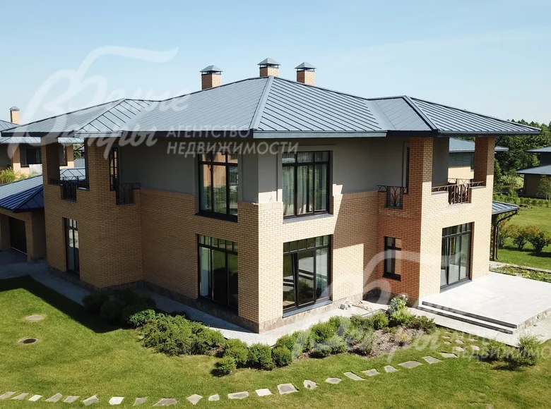 8 room house 409 m² in Central Federal District, Russia