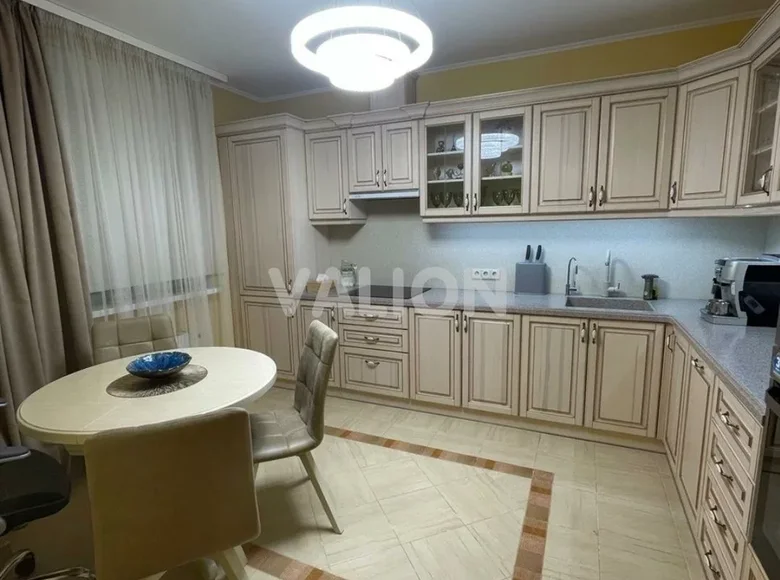 Mieszkanie 3 pokoi 80 m² Kijów, Ukraina