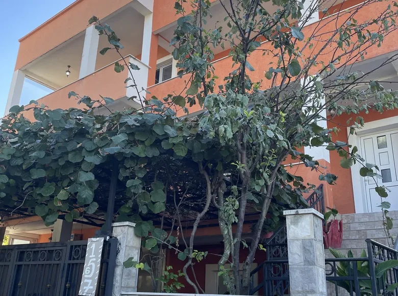 House 16 rooms 400 m² Sutomore, Montenegro