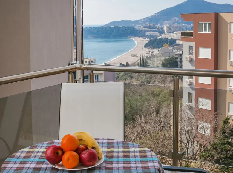 3 bedroom apartment 93 m² Rafailovici, Montenegro