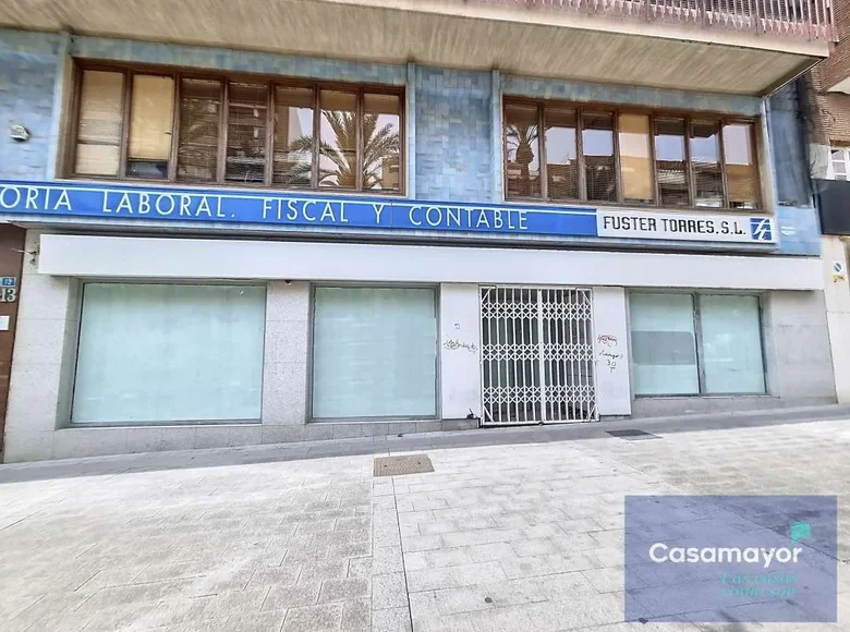 Commercial property 538 m² in Alicante, Spain