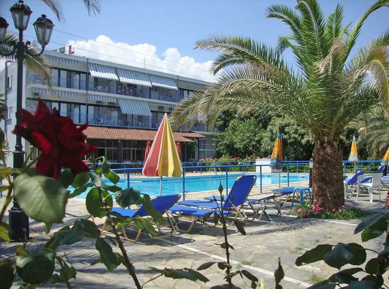 Hotel 930 m² Neos Panteleimonas, Grecja
