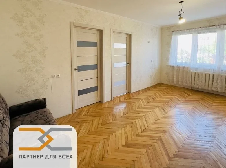 Mieszkanie 3 pokoi 49 m² Soligorsk, Białoruś