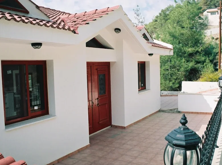 villa de 5 dormitorios 260 m² Moniatis, Chipre