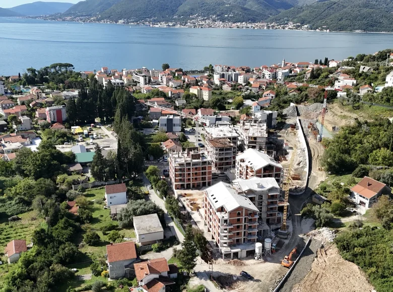 Mieszkanie 2 pokoi 61 m² Tivat, Czarnogóra