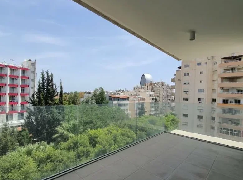 Commercial property 1 588 m² in Limassol, Cyprus