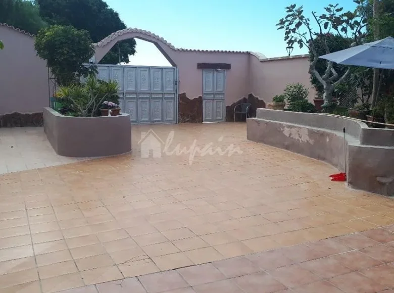Apartment 6 bedrooms 550 m² Adeje, Spain