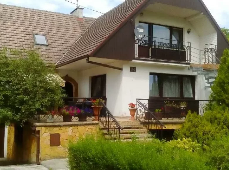 Dom 6 pokojów 382 m² Opole, Polska