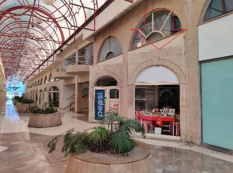 Geschäft  St. Tychon Community, Cyprus
