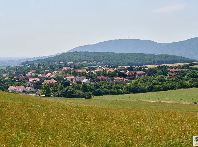 Land 1 843 m² Pilisborosjeno, Hungary