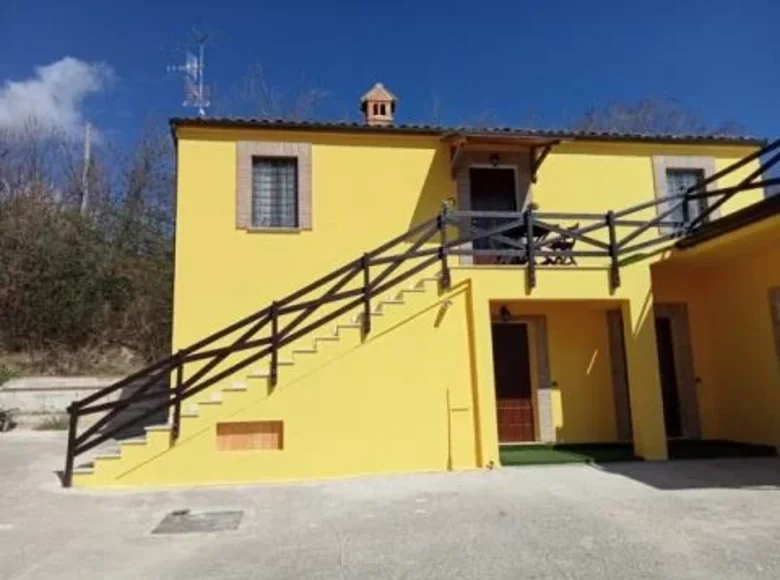 Casa 9 habitaciones 200 m² Terni, Italia