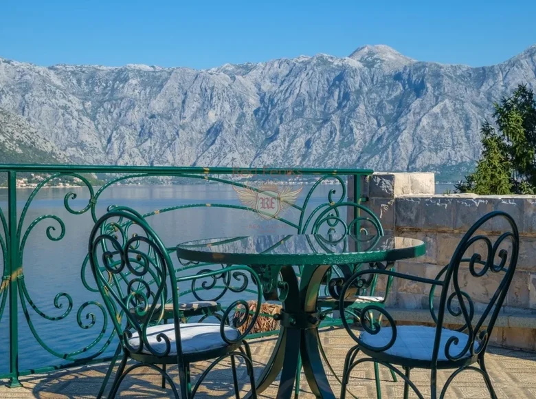 4 bedroom house 300 m² Kotor, Montenegro