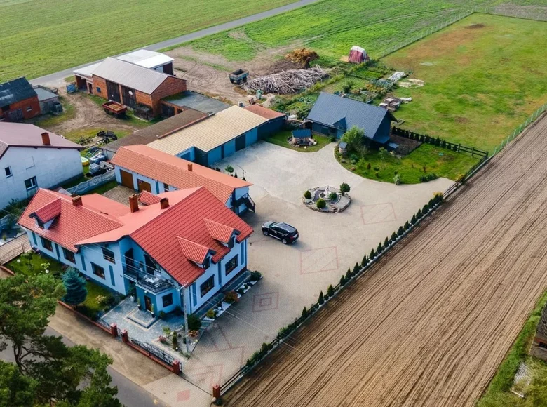 Casa 280 m² Lugi, Polonia