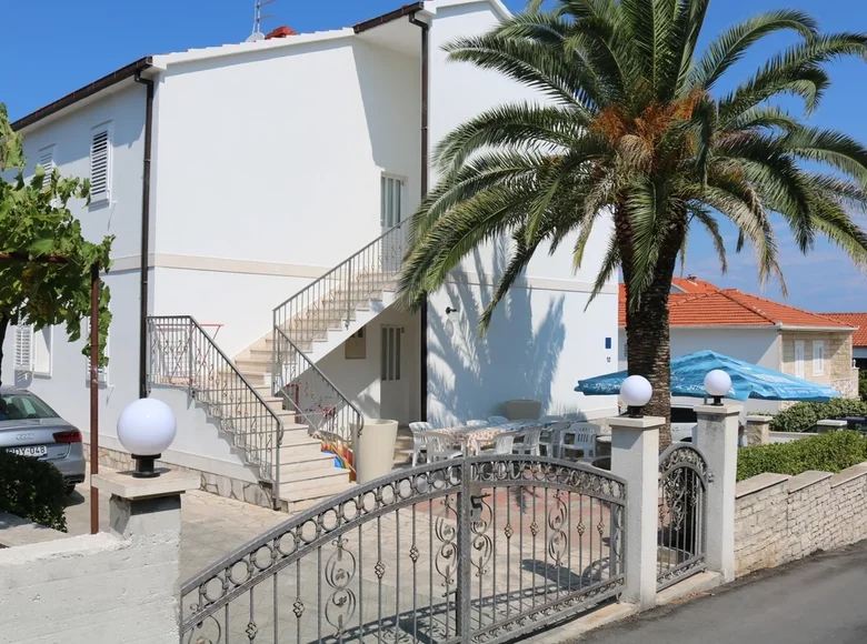 5 bedroom villa 400 m², All countries