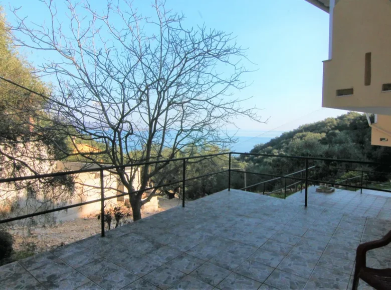 Hotel 300 m² en Katavolos, Grecia