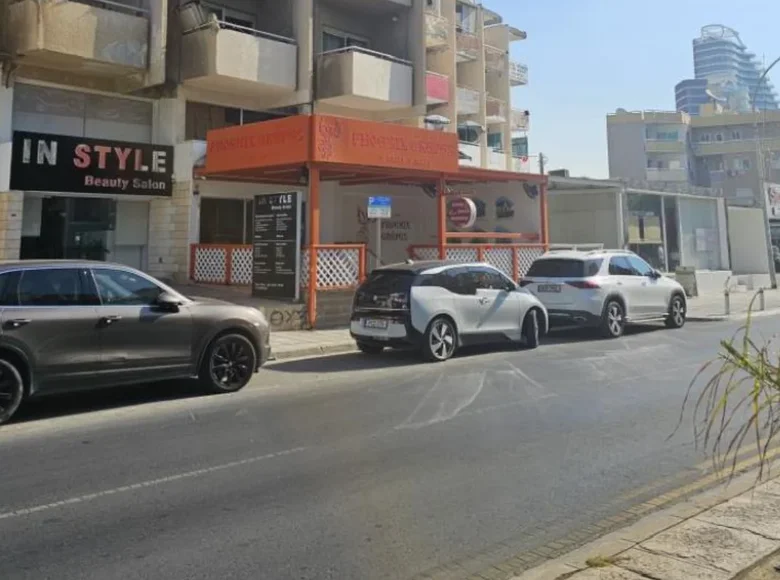 Geschäft 47 m² Gemeinde Germasogeia, Cyprus