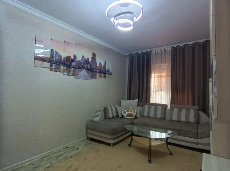 Kvartira 1 xona 43 m² Toshkentda