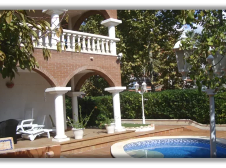 5 bedroom house 650 m² Castelldefels, Spain