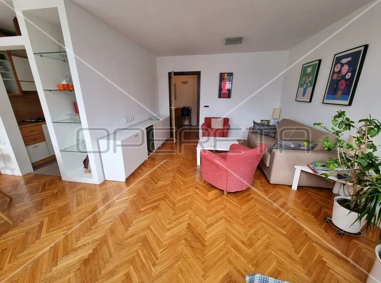 Mieszkanie 4 pokoi 99 m² Zagrzeb, Chorwacja