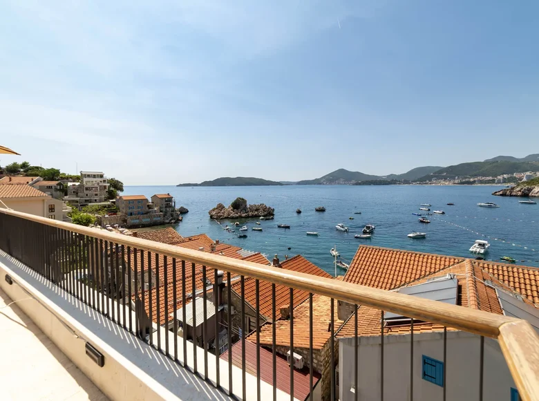 Hotel 358 m² Przno, Montenegro