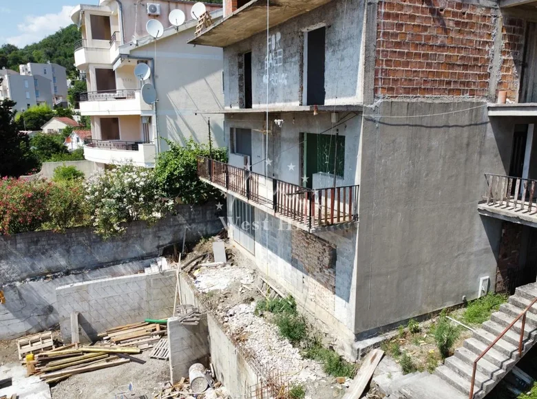 Mieszkanie 3 pokoi 110 m² Tivat, Czarnogóra