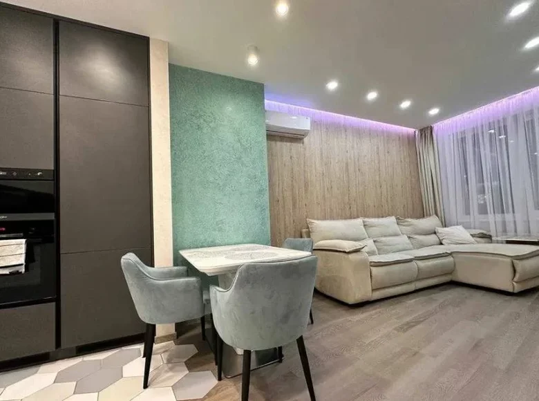 Mieszkanie 2 pokoi 63 m² Odessa, Ukraina