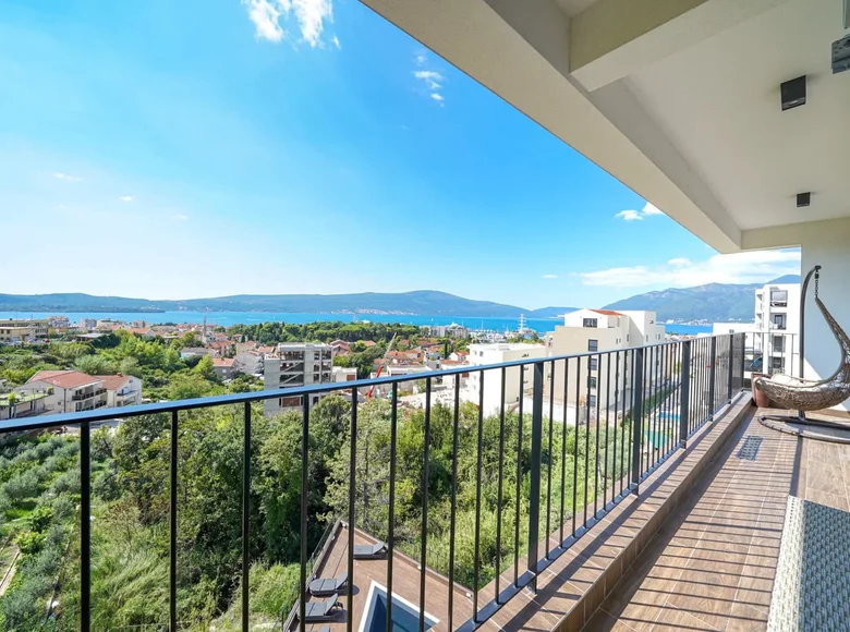 Mieszkanie 2 pokoi 66 m² Tivat, Czarnogóra