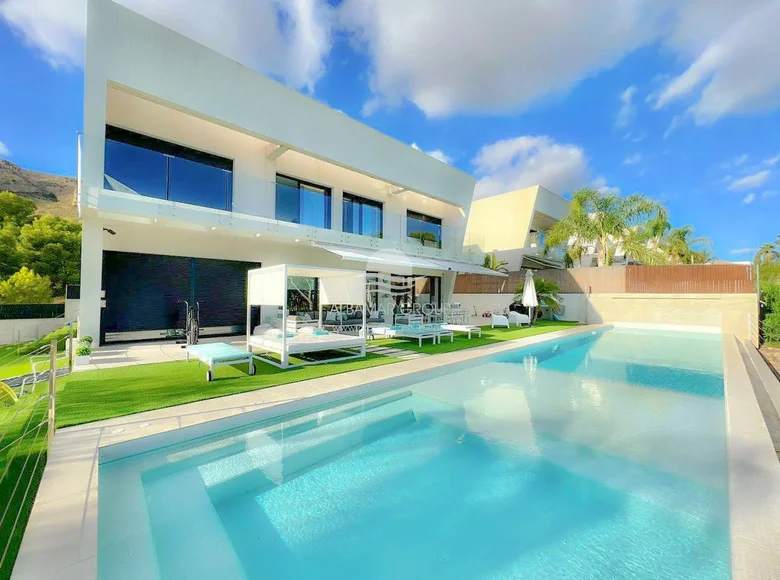 6 bedroom villa 562 m², All countries