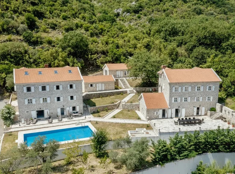 Villa 20 zimmer 800 m² Prcanj, Montenegro