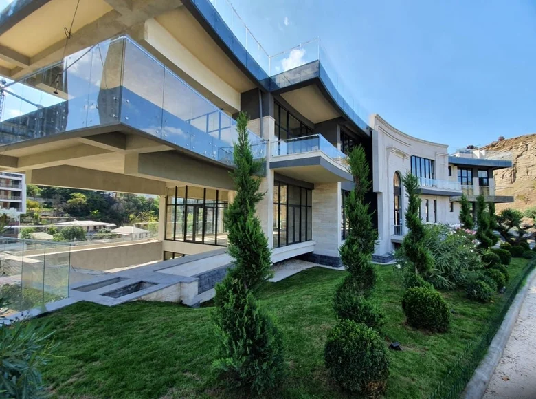 Propriété commerciale 5 000 m² à Tbilissi, Géorgie