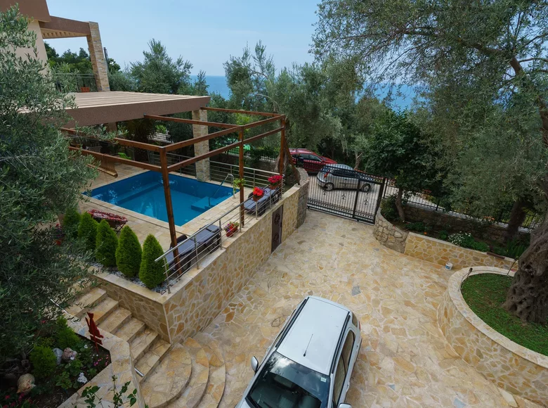Casa 6 habitaciones 240 m² Sutomore, Montenegro
