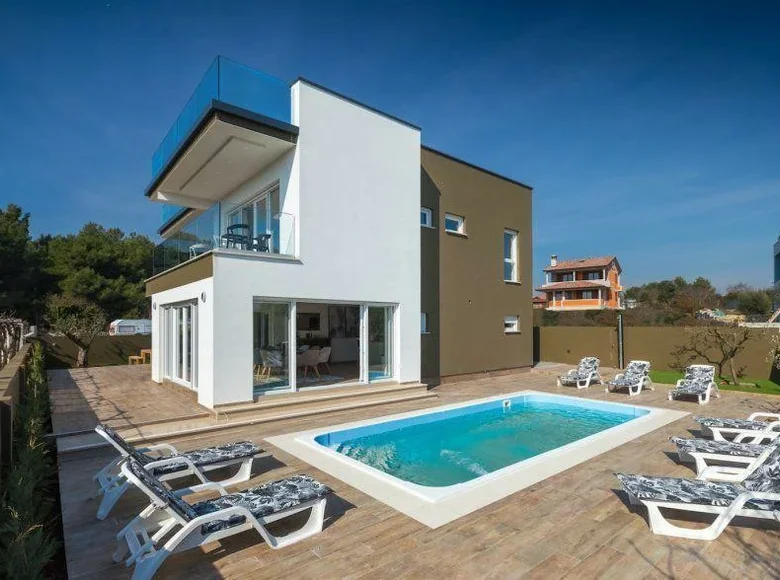 4 bedroom Villa 300 m² Grad Pula, Croatia