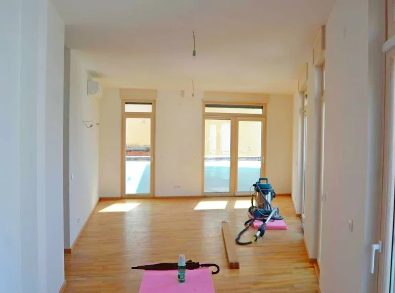 Mieszkanie 3 pokoi 97 m² Becici, Czarnogóra