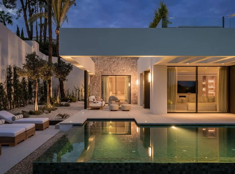 4 bedroom house 408 m² San Pedro Alcantara, Spain