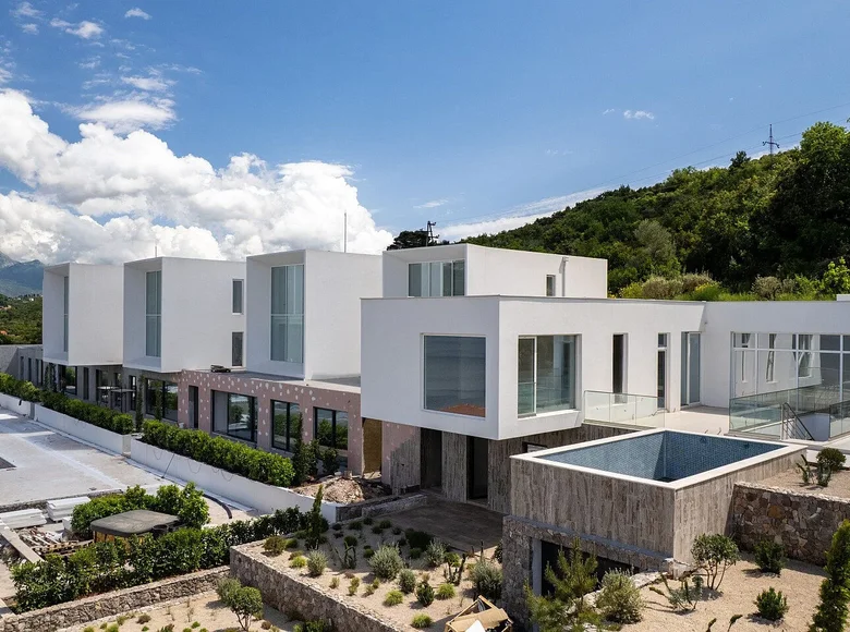3 bedroom house 328 m² Krasici, Montenegro