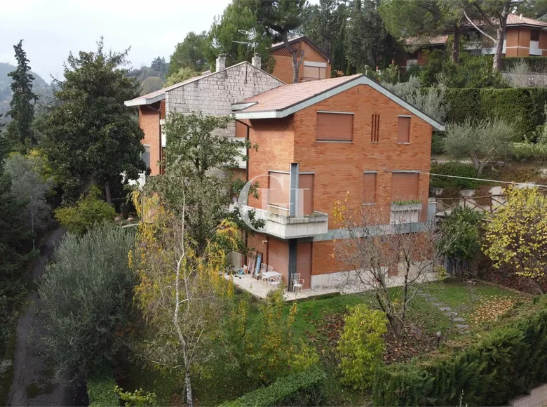 Appartement 8 chambres 218 m² Ascoli Piceno, Italie