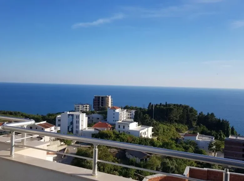 2 bedroom apartment 106 m² Ulcinj, Montenegro