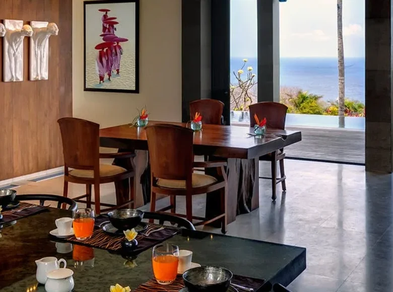 7-Schlafzimmer-Villa 1 281 m² Kutuh, Indonesien