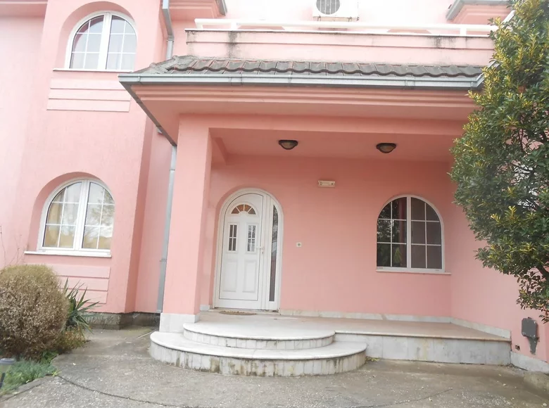Casa 8 habitaciones 280 m² Podgorica, Montenegro