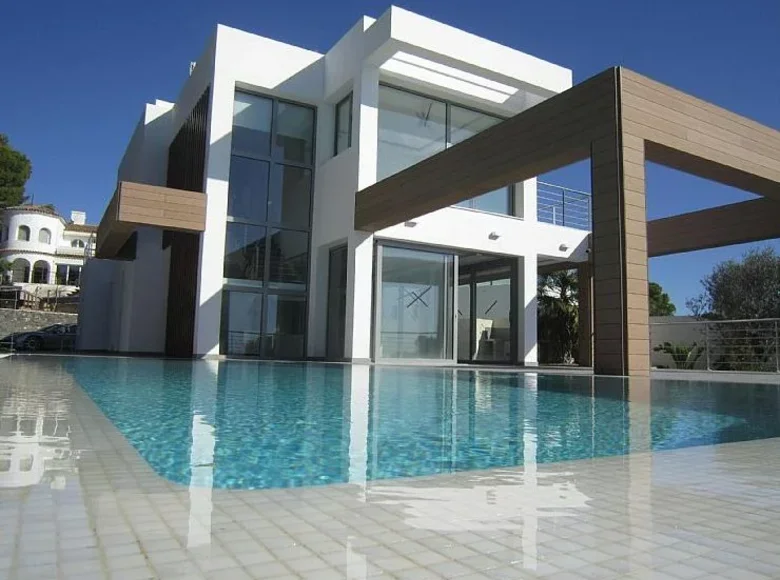 Villa de 4 dormitorios 220 m² Benisa, España