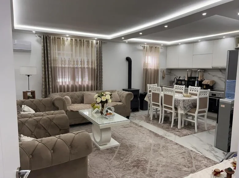 Haus 3 Schlafzimmer 110 m² Tomba, Montenegro