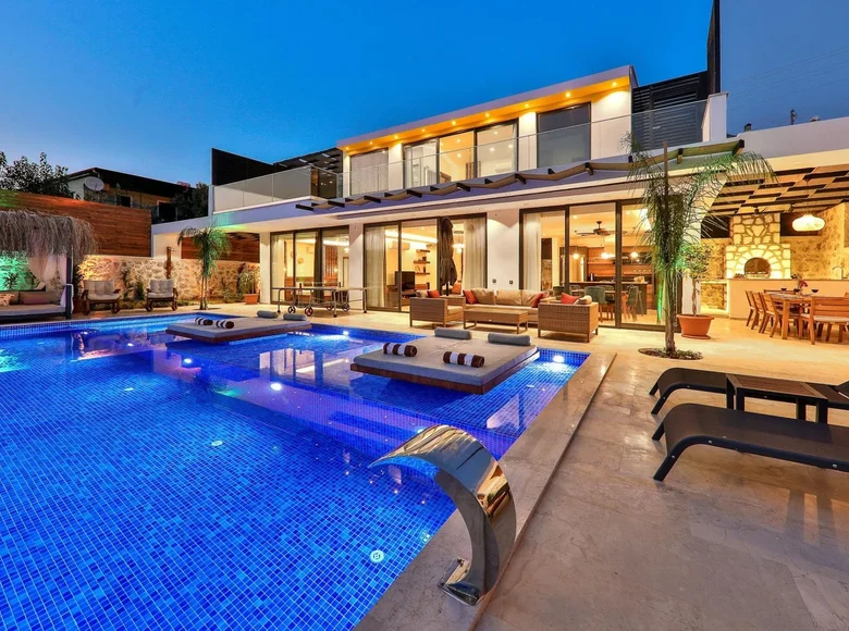 3-Schlafzimmer-Villa 400 m² Kalkan, Türkei