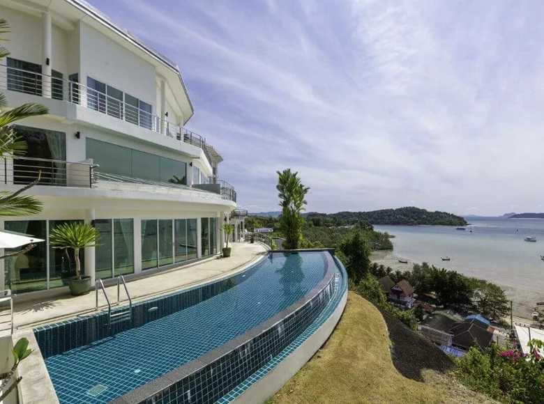 3 bedroom villa 750 m² Phuket, Thailand