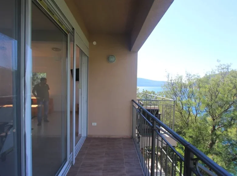 Villa de 4 dormitorios 170 m² Lepetane, Montenegro