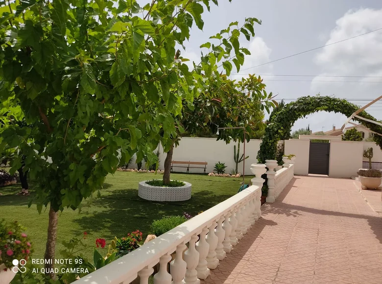 3-Schlafzimmer-Villa 200 m² Orihuela, Spanien