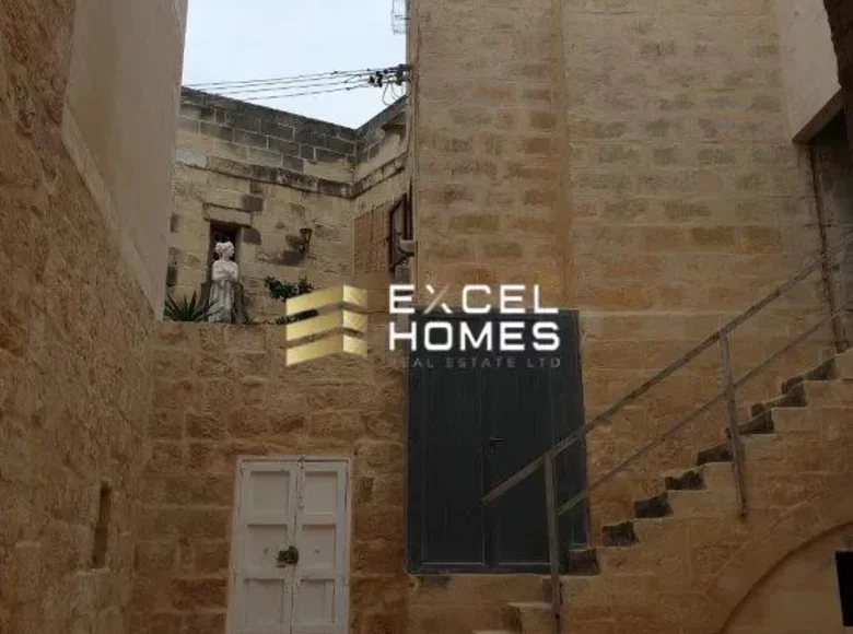 Dom 4 pokoi  Zejtun, Malta