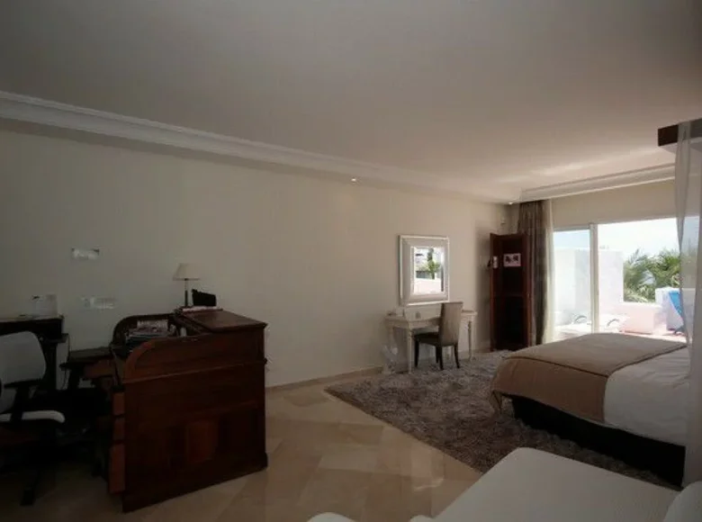 3 bedroom apartment 303 m² Marbella, Spain