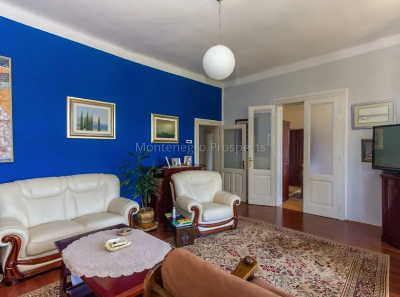 3 bedroom apartment 190 m² Igalo, Montenegro