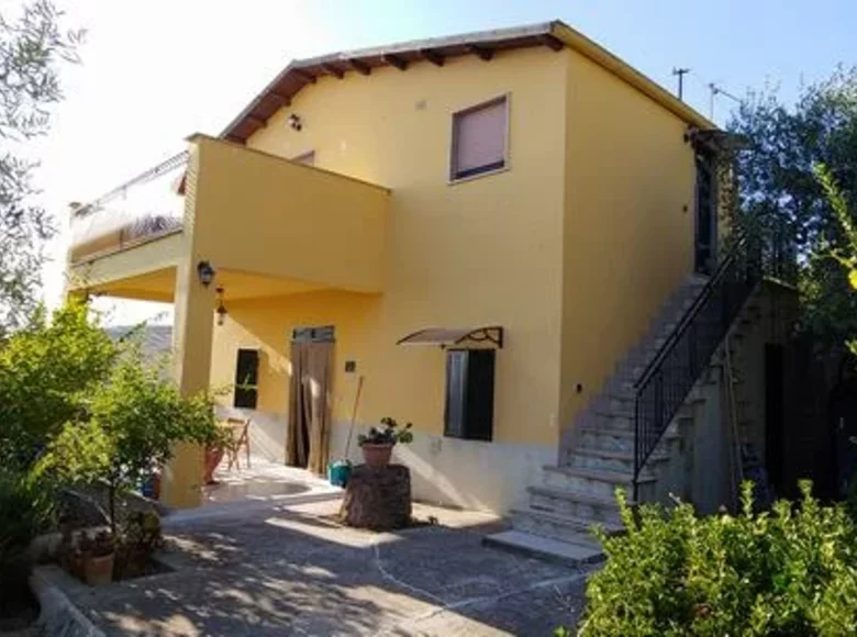 3 bedroom villa 100 m² Cianciana, Italy