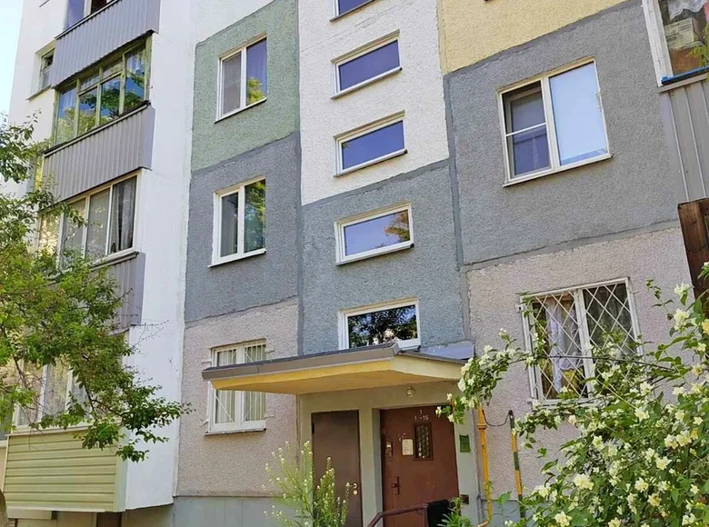 Mieszkanie 3 pokoi 50 m² Homel, Białoruś